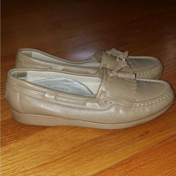 Rockport tan leather loafers - Picture 1 of 8